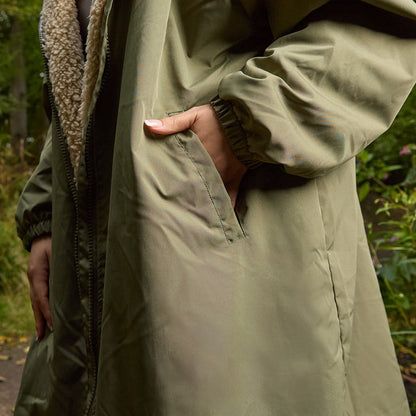 Adults Water Resistant Sherpa Drying Robe - Khaki/Beige 🇬🇧