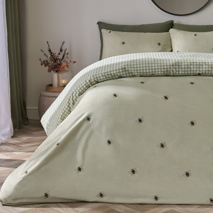 Bee Print Reversible Gingham Duvet Cover Set 🐝🇬🇧