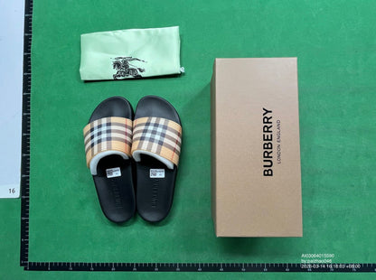 BURBERRY SLIDES