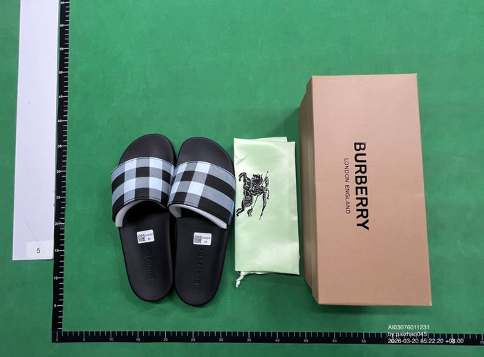 BURBERRY SLIDES