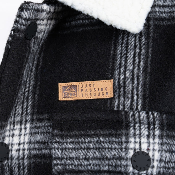 Casaca Reef Men Black White Buttons