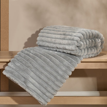Faux Fur Thick Ribbed Throw - Grey 🇬🇧