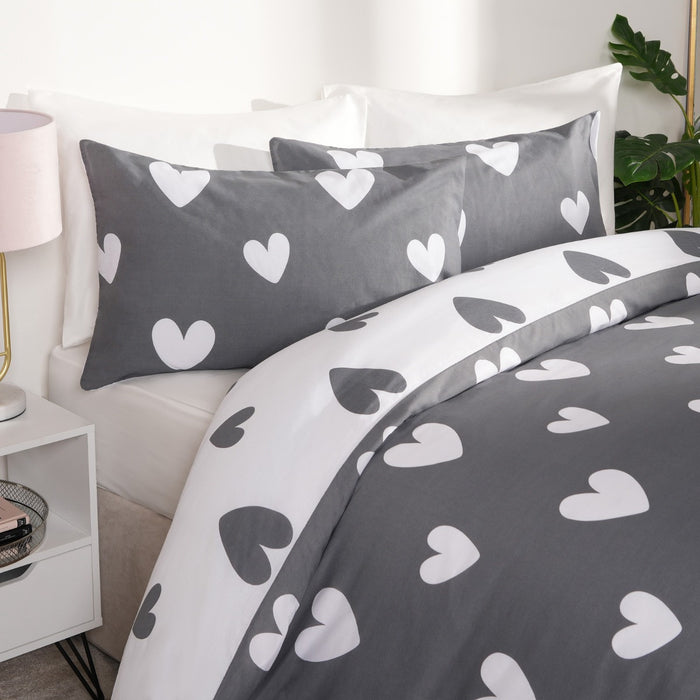 Heart Print Duvet Cover Set - Charcoal 🇬🇧