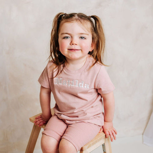 Children's rose-pink personalized T-shirt with Matilda print on chest