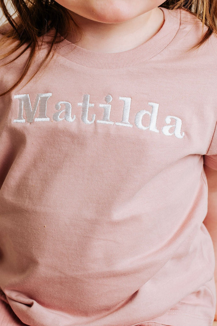Children's rose-pink T-shirt with Matilda foil-style chest print