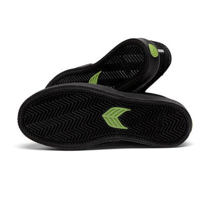 Zapatilla Cariuma Men NAIOCA PRO Suede Stripe Black